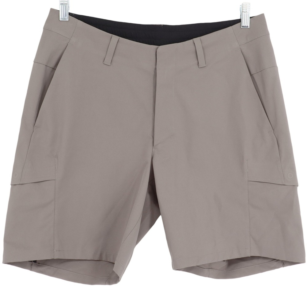 Lululemon Commission Cargo Short 9" Size 34 Taupe Grey Golf Athletic LM7ARSS